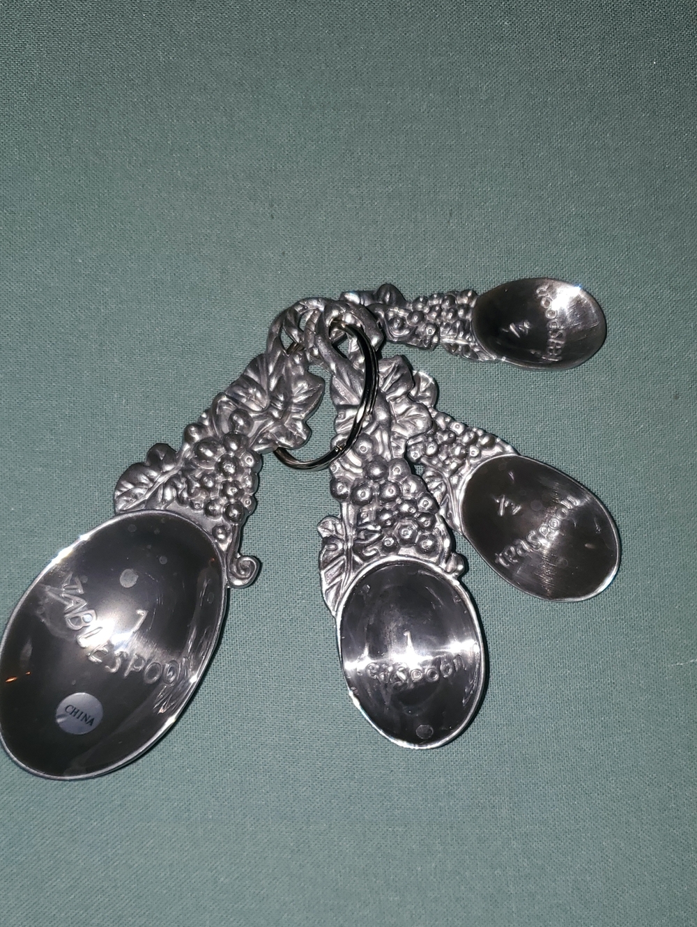 Ornate Silver-Tone Floral Measuring Spoon Keyring - Silver